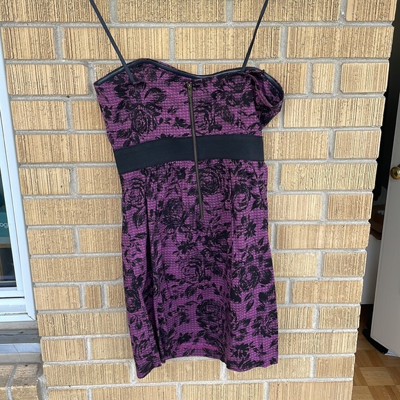 Sweetheart neckline dress - Picture 2 of 2